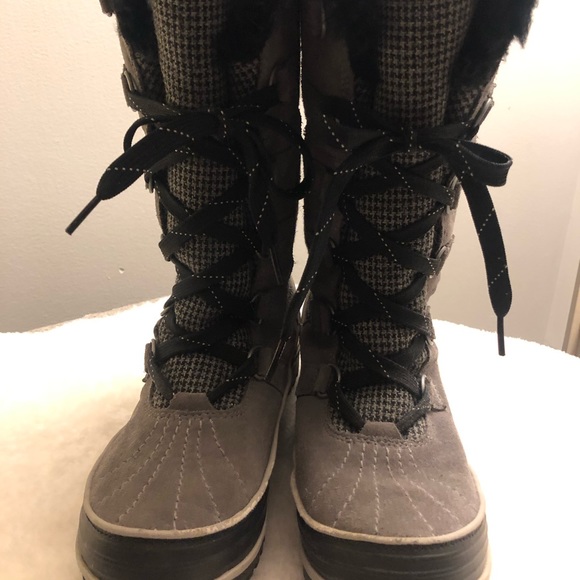 Sorel Winter Boots size 8.5 Like New! - Picture 2 of 5